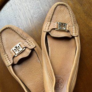 Tory Burch Driving Loafers Tan